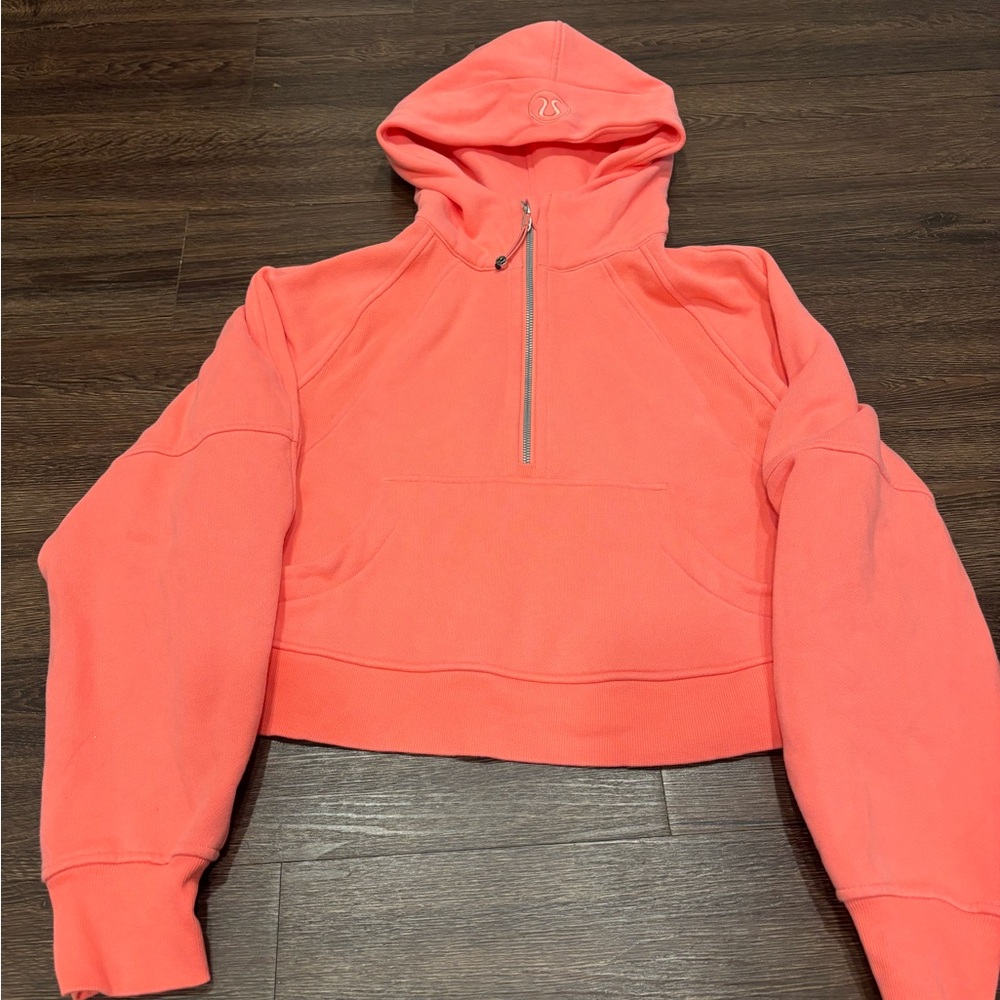 lululemon cropped scuba